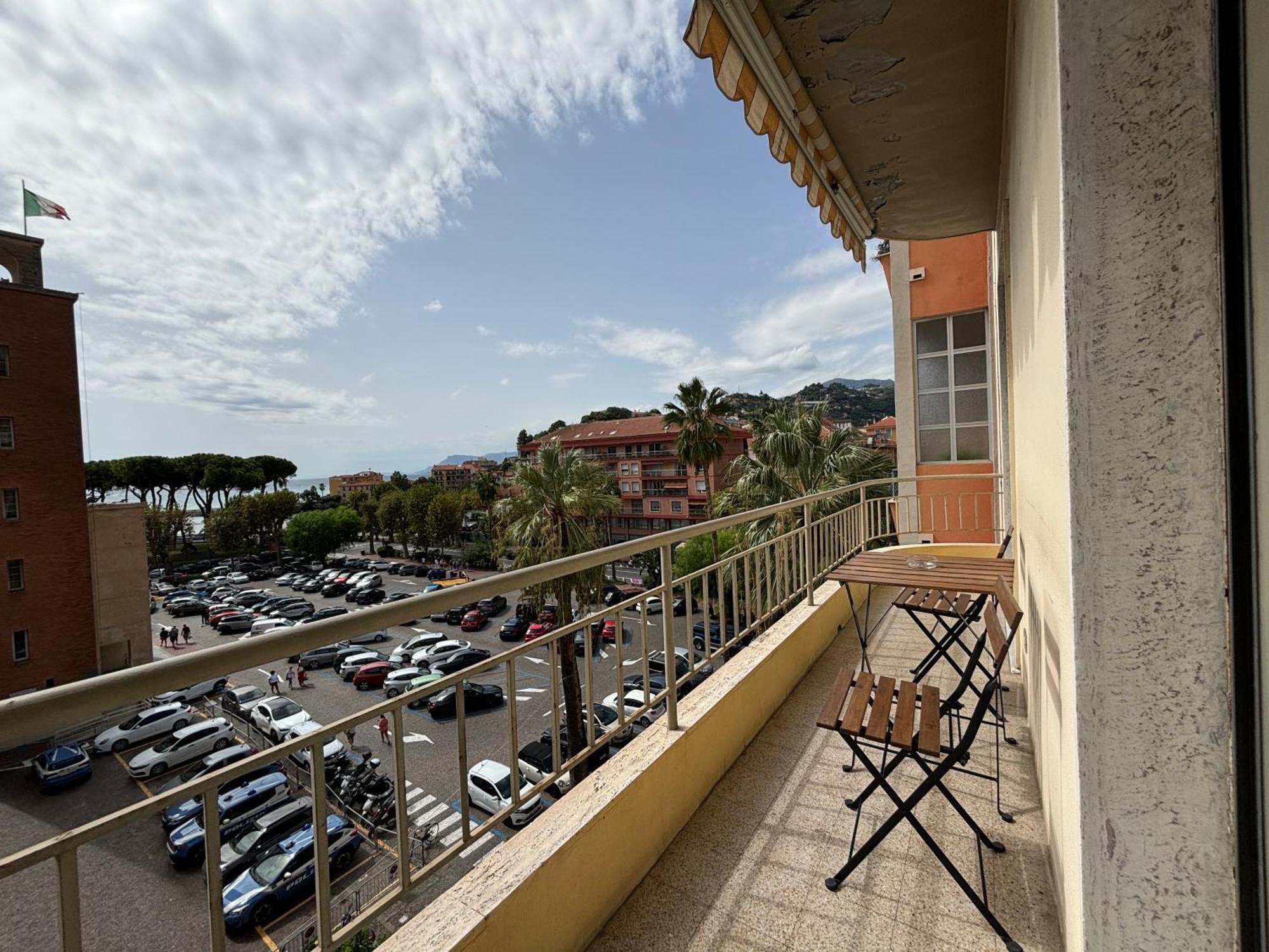 Casa Cele Centro Citta Vista Mare Lägenhet Ventimiglia Exteriör bild